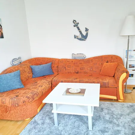 Apartment Sonnige Mit Balkon Im Zentrum Rostock